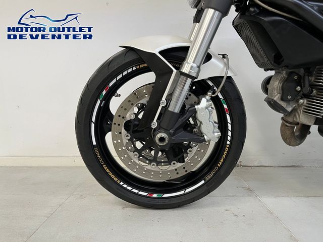 ducati - monster-696