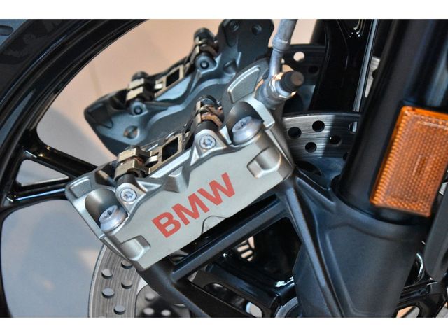 bmw - r-1300-gs