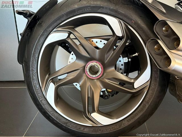 ducati - diavel-for-bentley