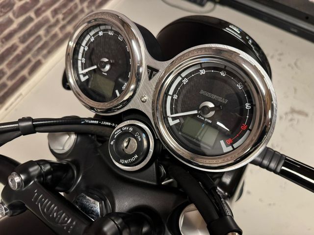 triumph - bonneville-t-120-black