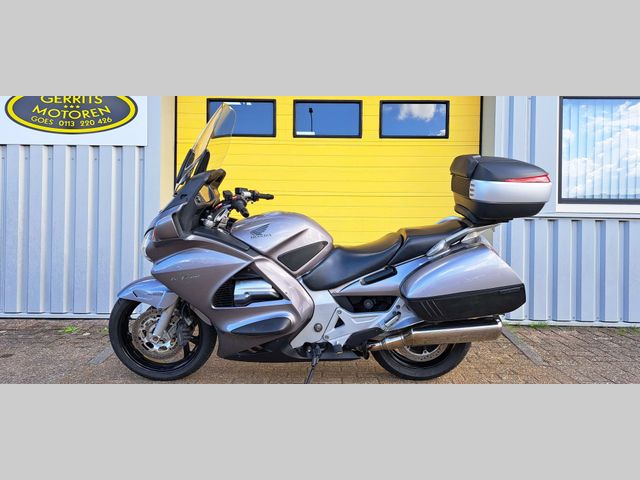 honda - st-1300-pan-european-abs