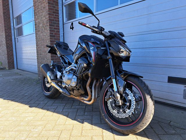 kawasaki - z900