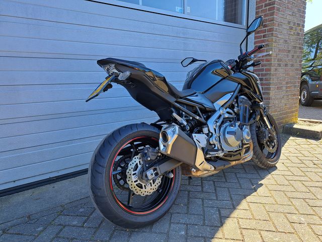 kawasaki - z900