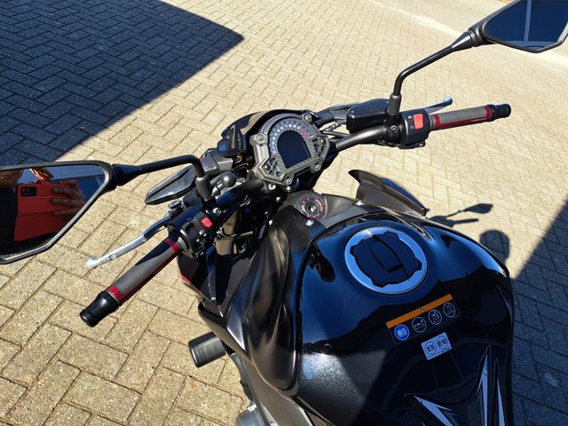 kawasaki - z900