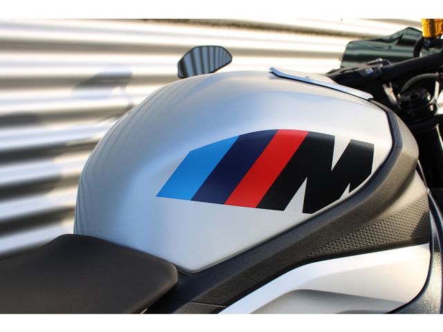 bmw - m-1000-r