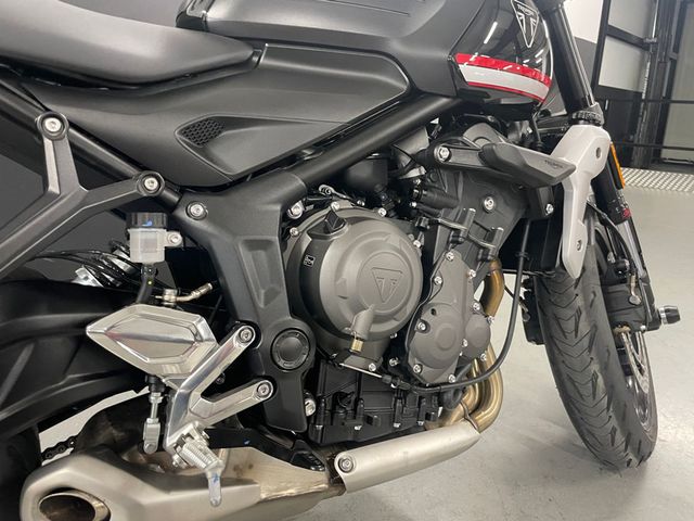 triumph - trident-660
