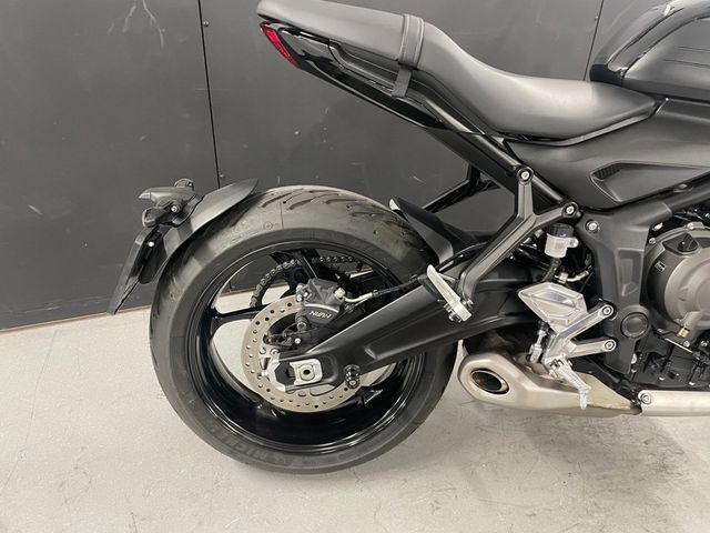 triumph - trident-660