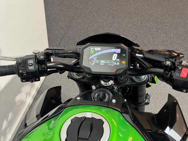 kawasaki - z900