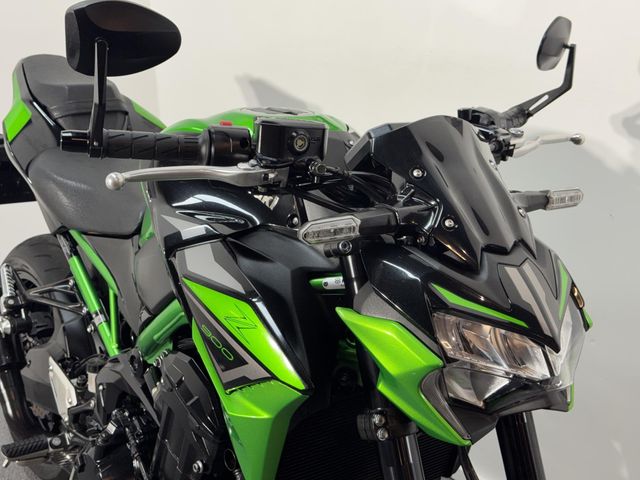 kawasaki - z900