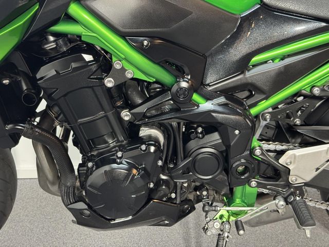 kawasaki - z900