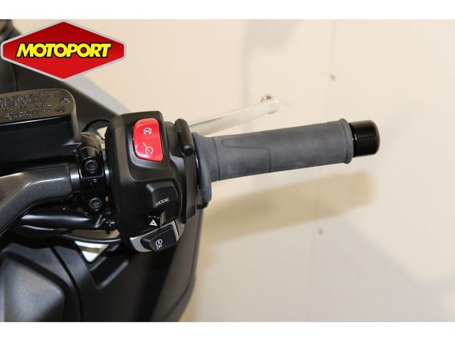 yamaha - tmax-tech-max