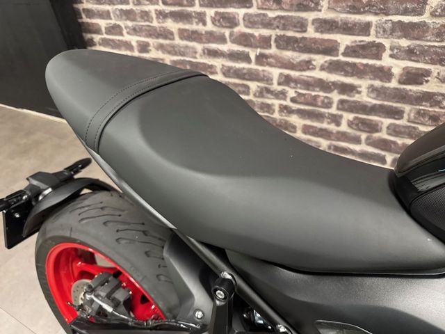 triumph - trident-660-triple-tribute-edition