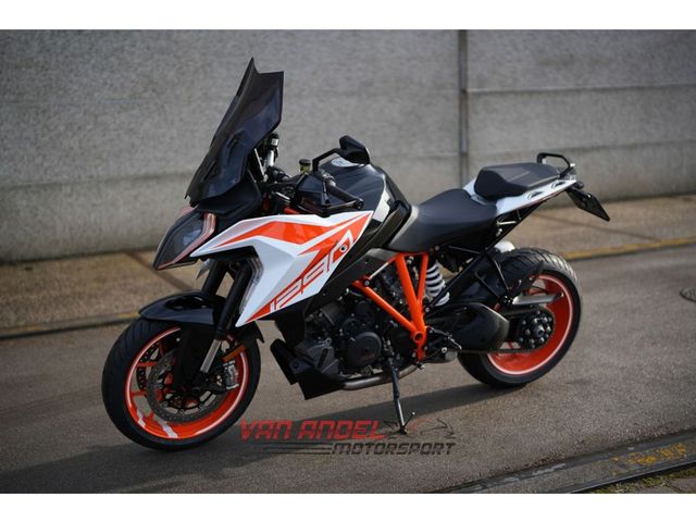 ktm - 1290-super-duke-gt