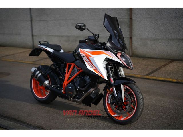 ktm - 1290-super-duke-gt