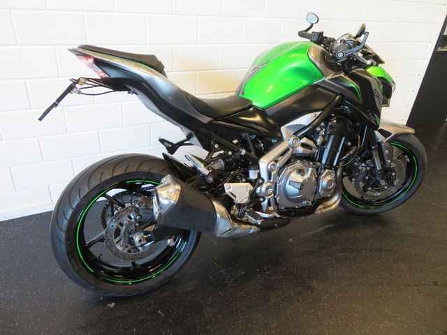 kawasaki - z900