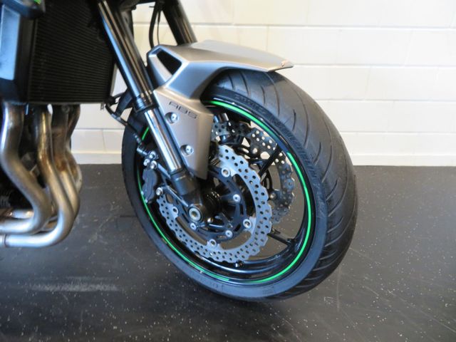 kawasaki - z900