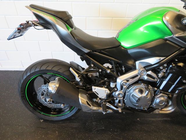 kawasaki - z900