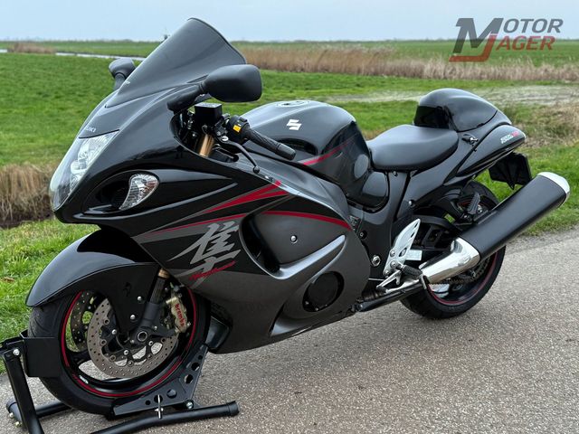 suzuki - gsx-r-1300-hayabusa