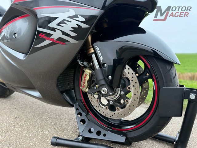 suzuki - gsx-r-1300-hayabusa