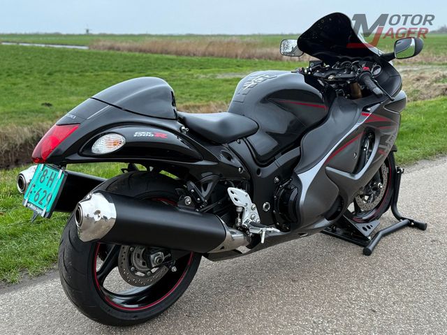 suzuki - gsx-r-1300-hayabusa