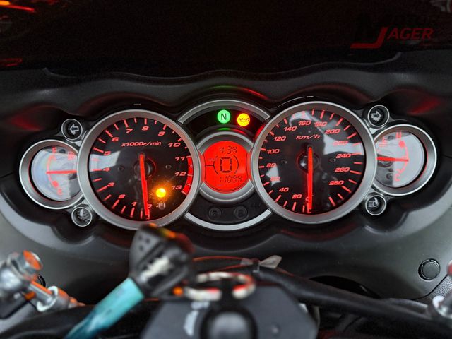 suzuki - gsx-r-1300-hayabusa