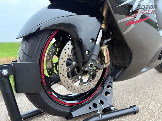 suzuki - gsx-r-1300-hayabusa