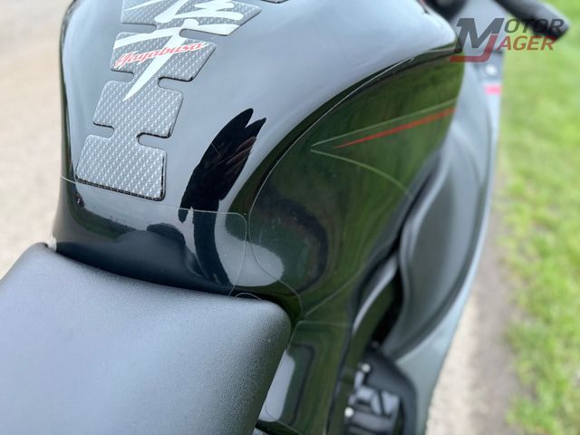 suzuki - gsx-r-1300-hayabusa