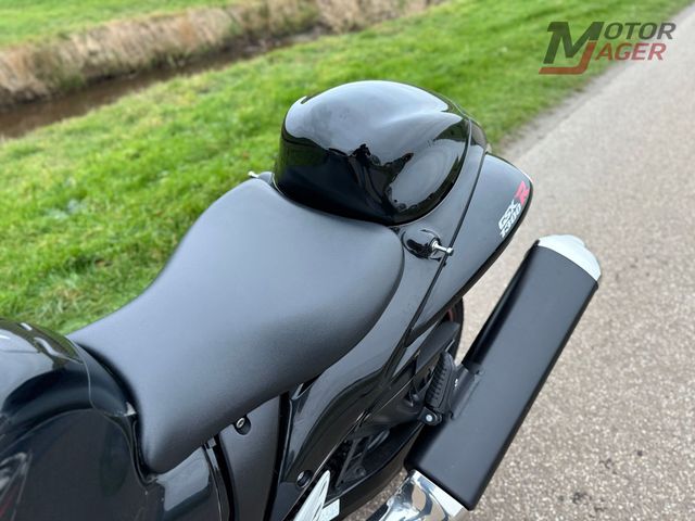 suzuki - gsx-r-1300-hayabusa