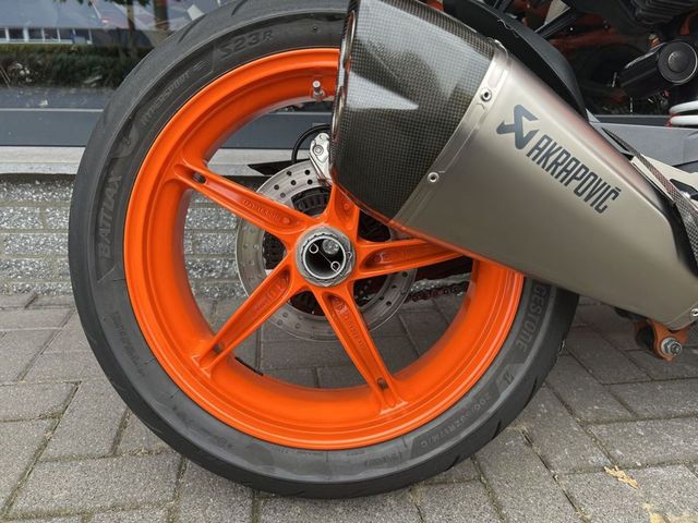 ktm - 1290-super-duke-r-evo