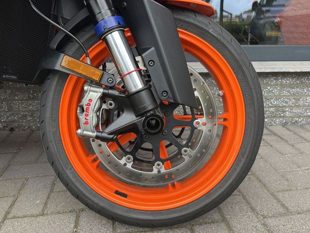 ktm - 1290-super-duke-r-evo