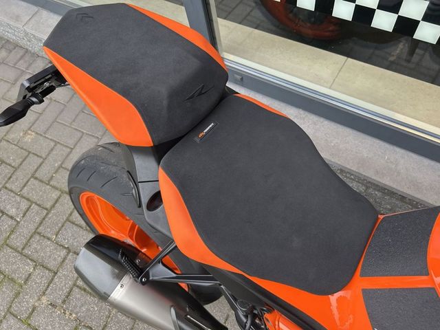 ktm - 1290-super-duke-r-evo