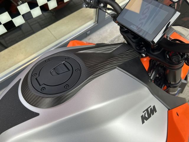 ktm - 1290-super-duke-r-evo