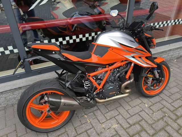 ktm - 1290-super-duke-r-evo