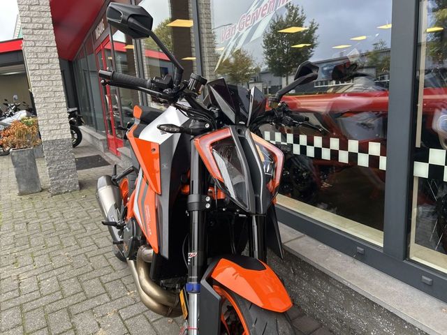 ktm - 1290-super-duke-r-evo