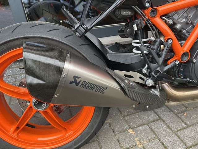 ktm - 1290-super-duke-r-evo