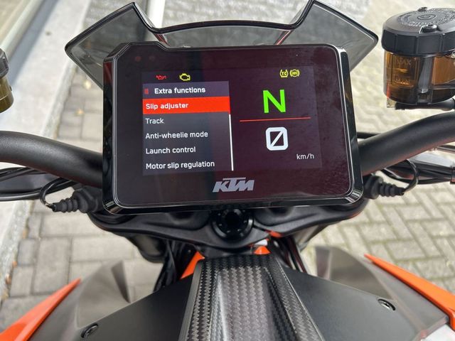ktm - 1290-super-duke-r-evo