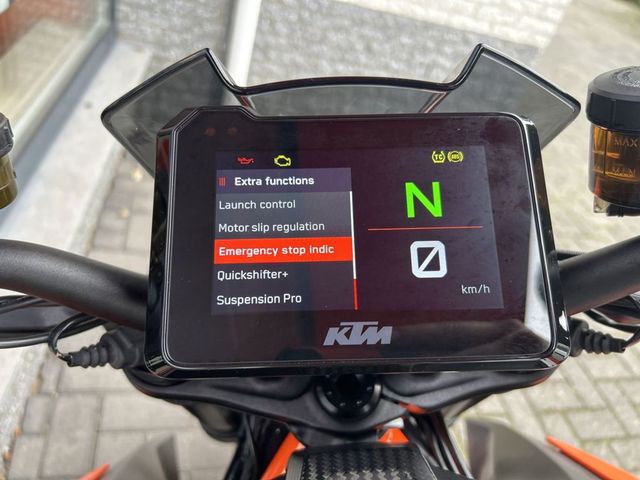 ktm - 1290-super-duke-r-evo