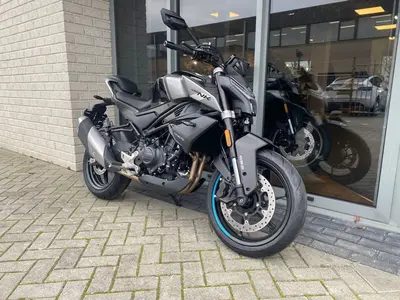 CFMOTO 400 NK – foto 2