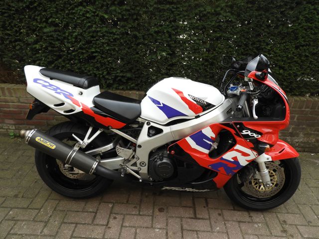 honda - cbr-900-rr-fireblade