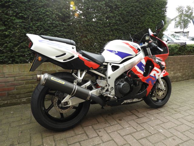 honda - cbr-900-rr-fireblade