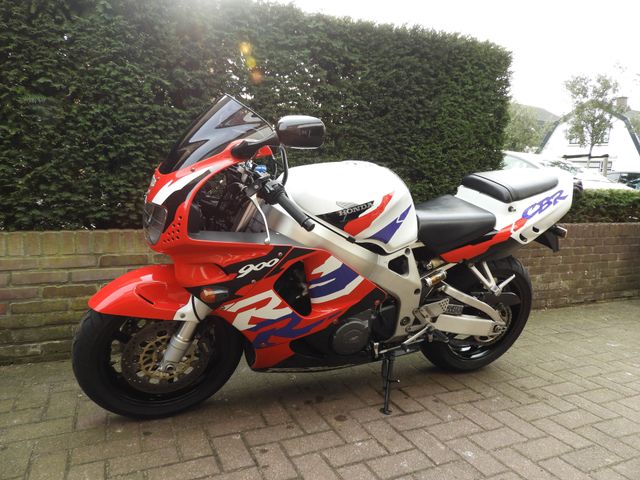 honda - cbr-900-rr-fireblade