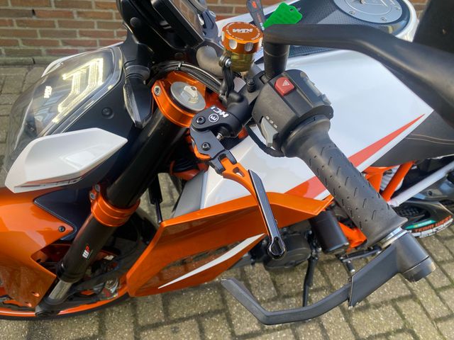 ktm - 1290-super-duke-r-se