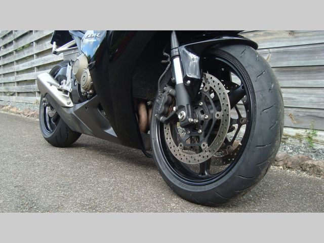 honda - cbr-1000-rr-fireblade