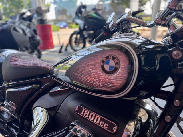 bmw - r-18