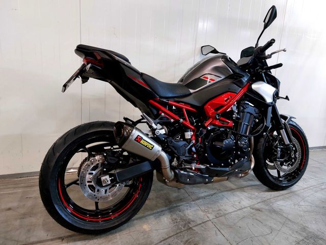kawasaki - z900
