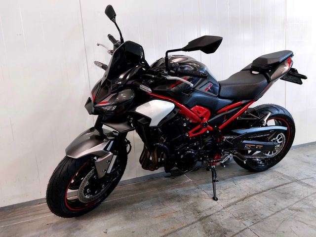 kawasaki - z900