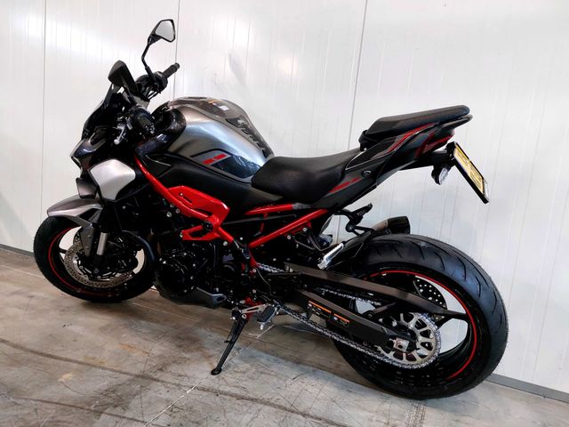 kawasaki - z900