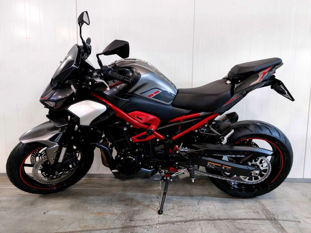 kawasaki - z900