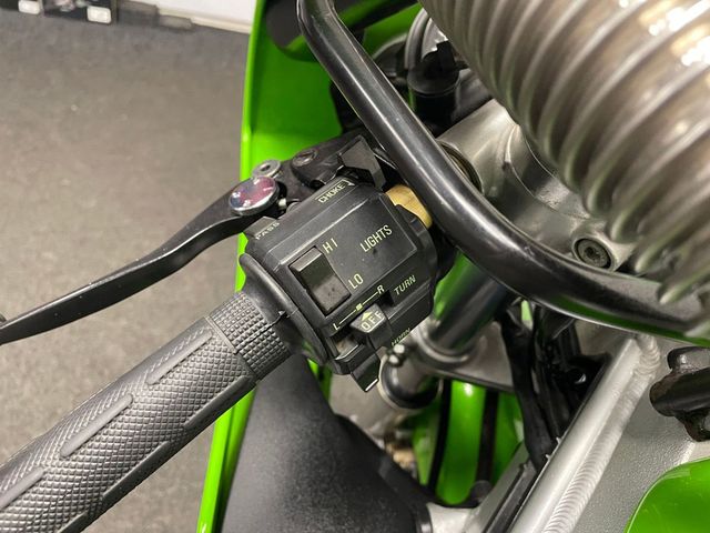 kawasaki - zxr-750