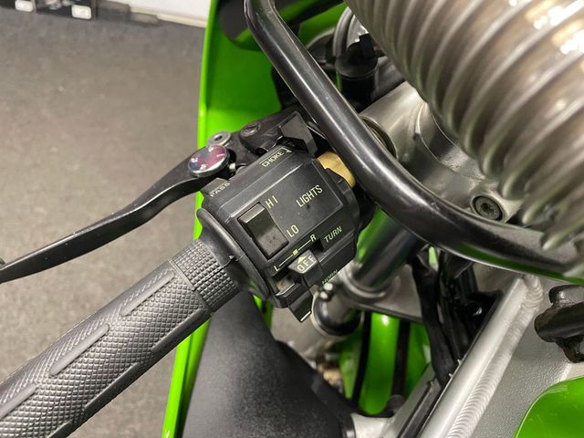 kawasaki - zxr-750